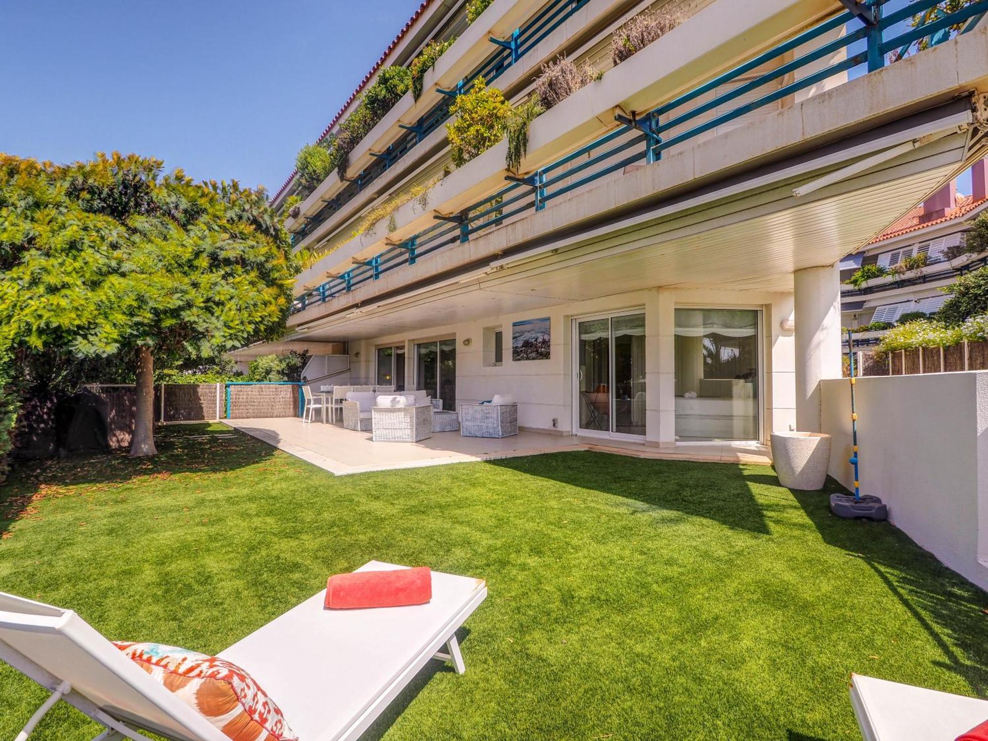 Luxury Seaview By Hello Homes *