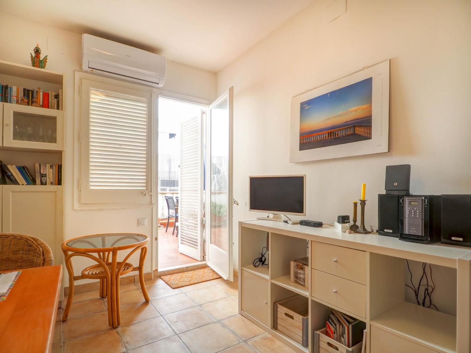 Gladiator By Hello Homes Apartment