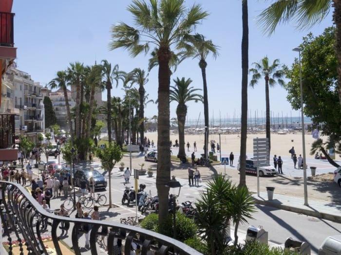 Seafront Refugio Batllo Sitges
