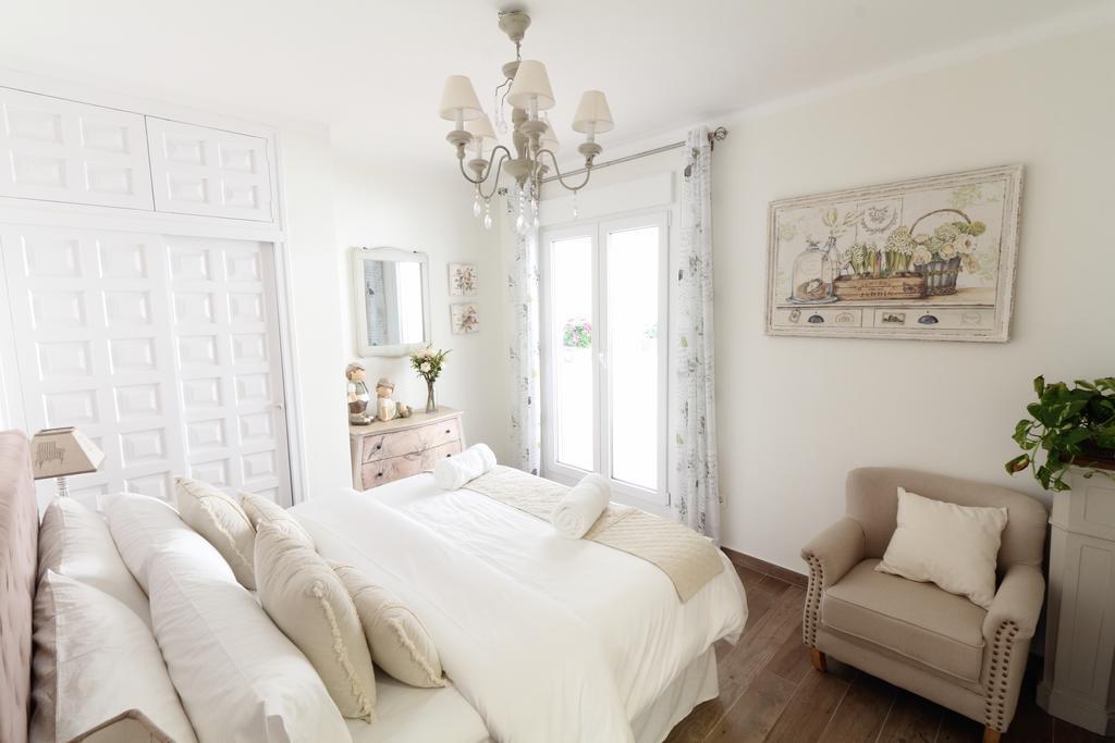 Centre Mediterranean House- 5 Bedroom, 4 Bathroom, Terrace Courtyard, Private Rooptop Pool Holiday home Sitges