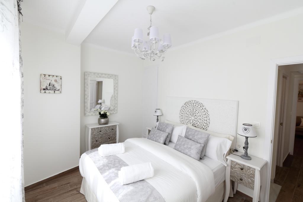 Holiday home Centre Mediterranean House- 5 Bedroom, 4 Bathroom, Terrace Courtyard, Private Rooptop Pool Sitges