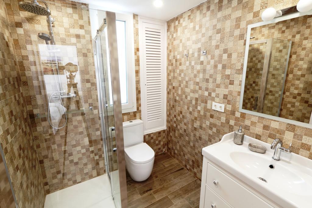 Holiday home Centre Mediterranean House- 5 Bedroom, 4 Bathroom, Terrace Courtyard, Private Rooptop Pool Sitges