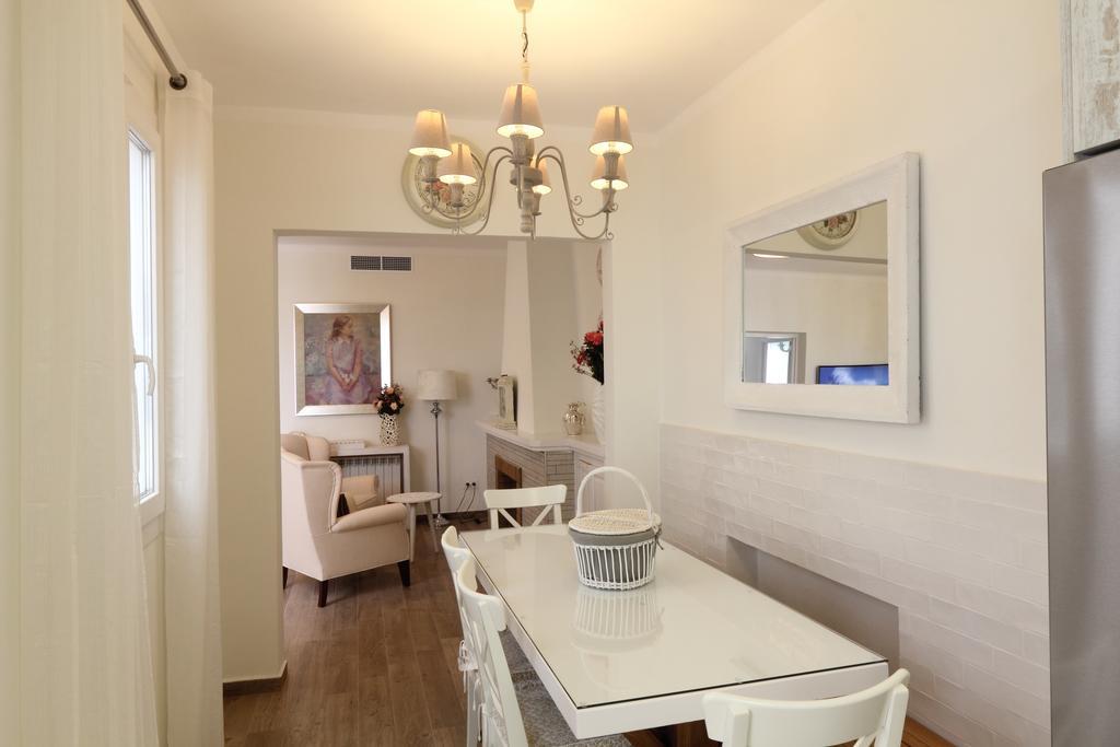 Holiday home Centre Mediterranean House- 5 Bedroom, 4 Bathroom, Terrace Courtyard, Private Rooptop Pool Sitges