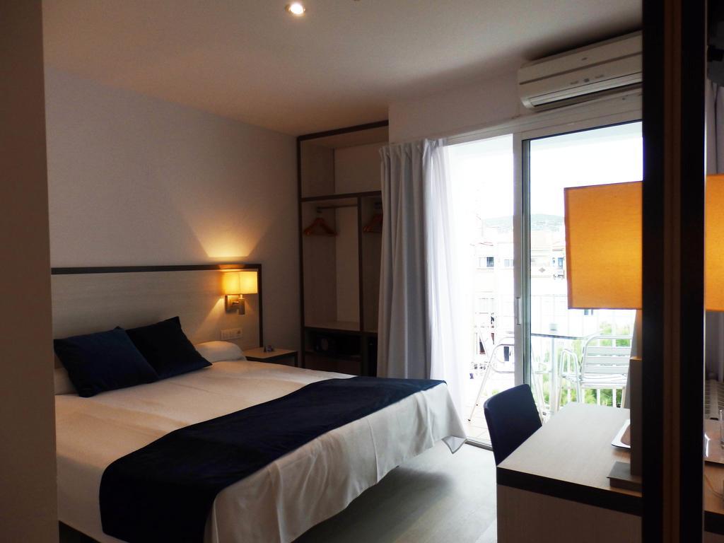 Parrots Hotel Sitges