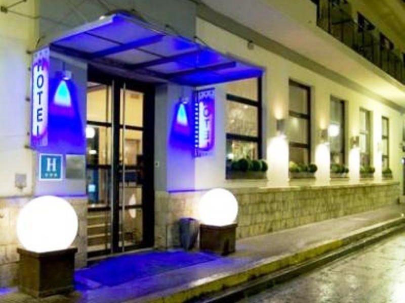 Subur Hotel 3*