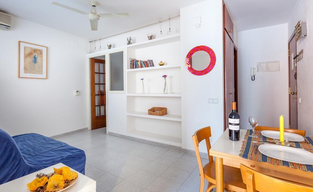 Hola Apartment *