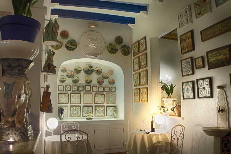 Medium Romantic Hotel