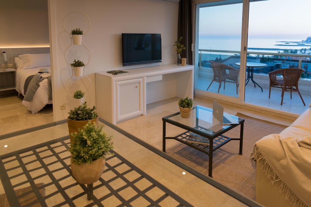 Mediterraneo Aparthotel 4*
