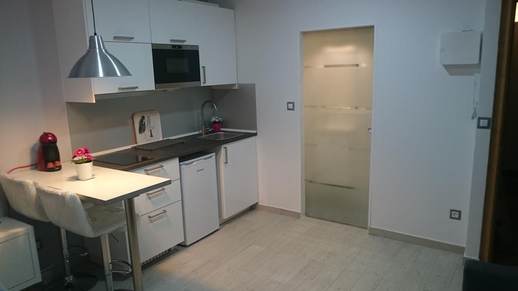 Studio Carrer De Valencia Apartment