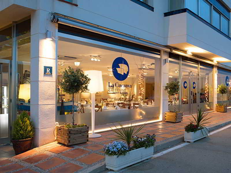 Port Hotel