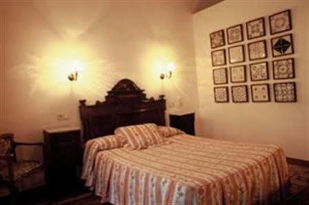 Medium Renaixenca Hotel
