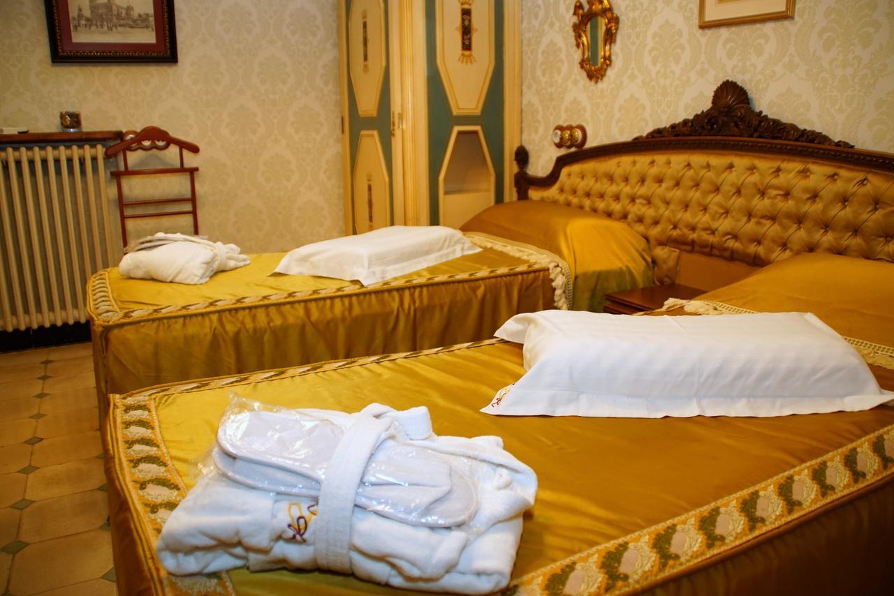 Royal Hotel 2*