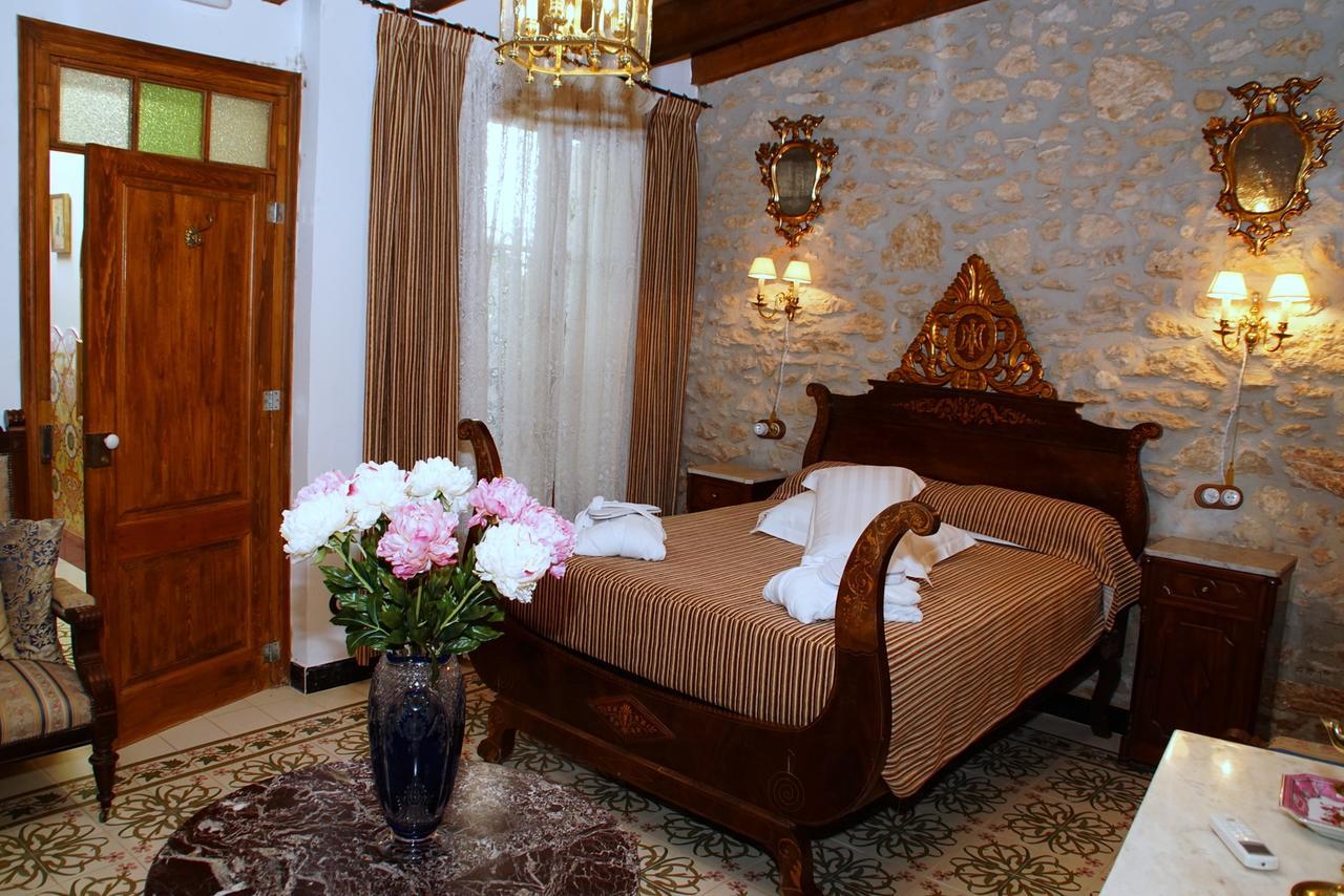 Royal Hotel