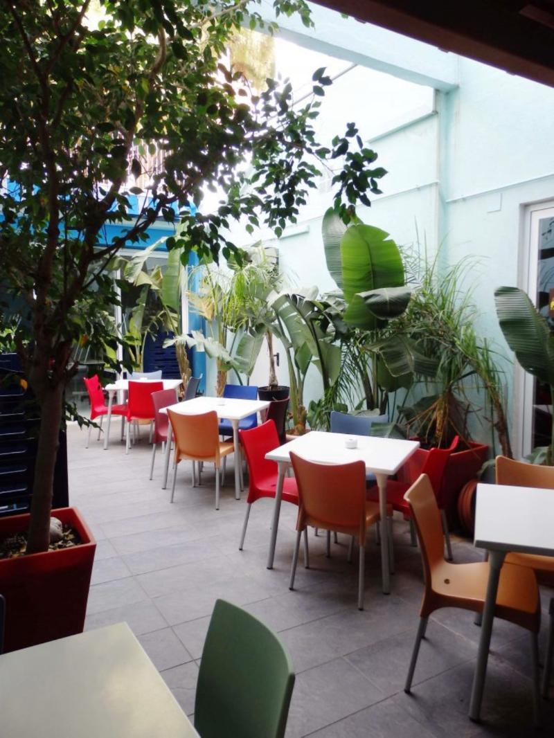 Hotel Parrots 3*