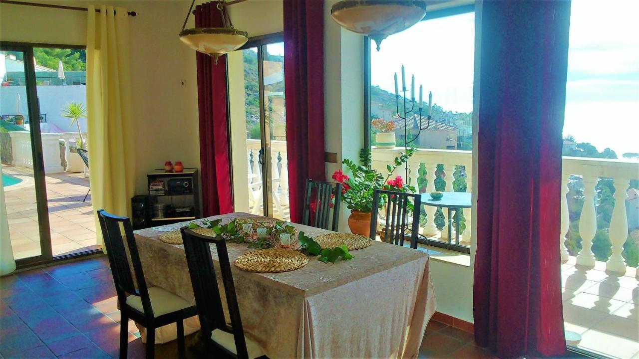 Ashram Sunshine Bed & Breakfast