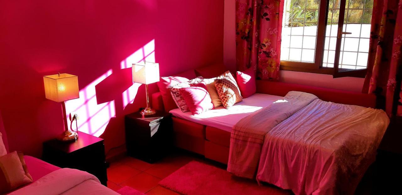 Ashram Sunshine Bed & Breakfast *