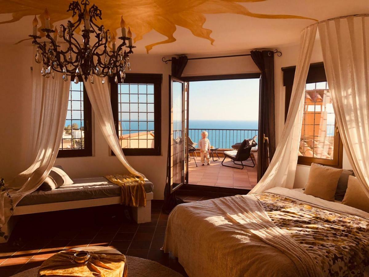 Ashram Sunshine Bed & Breakfast *