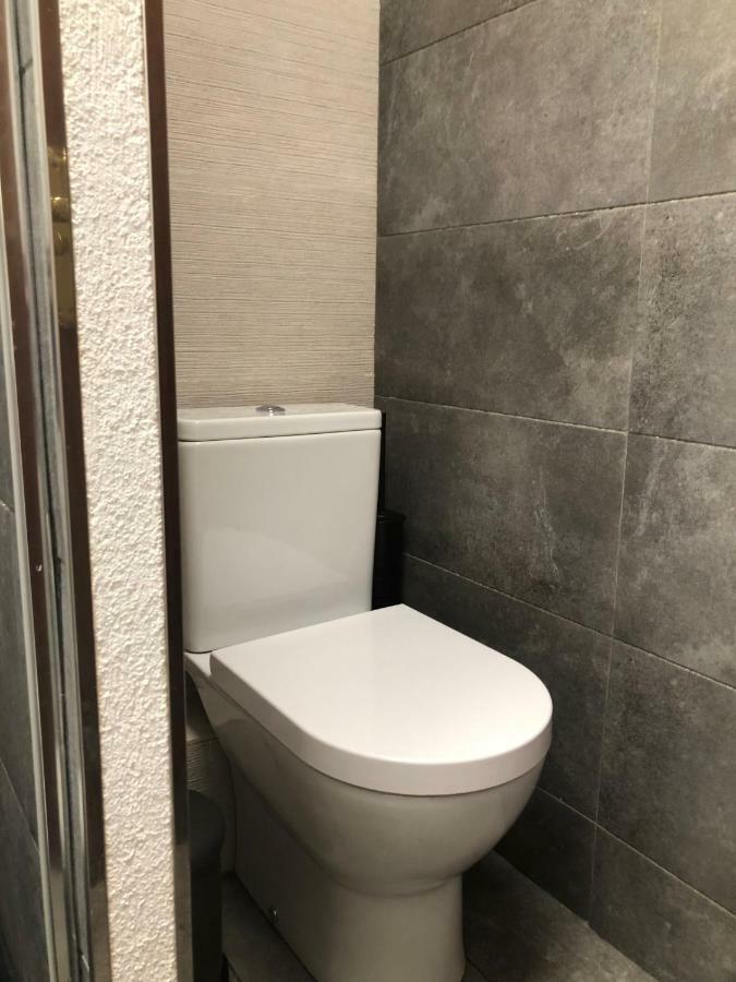 3 Bedroom With Private Garden On Location Centre *
