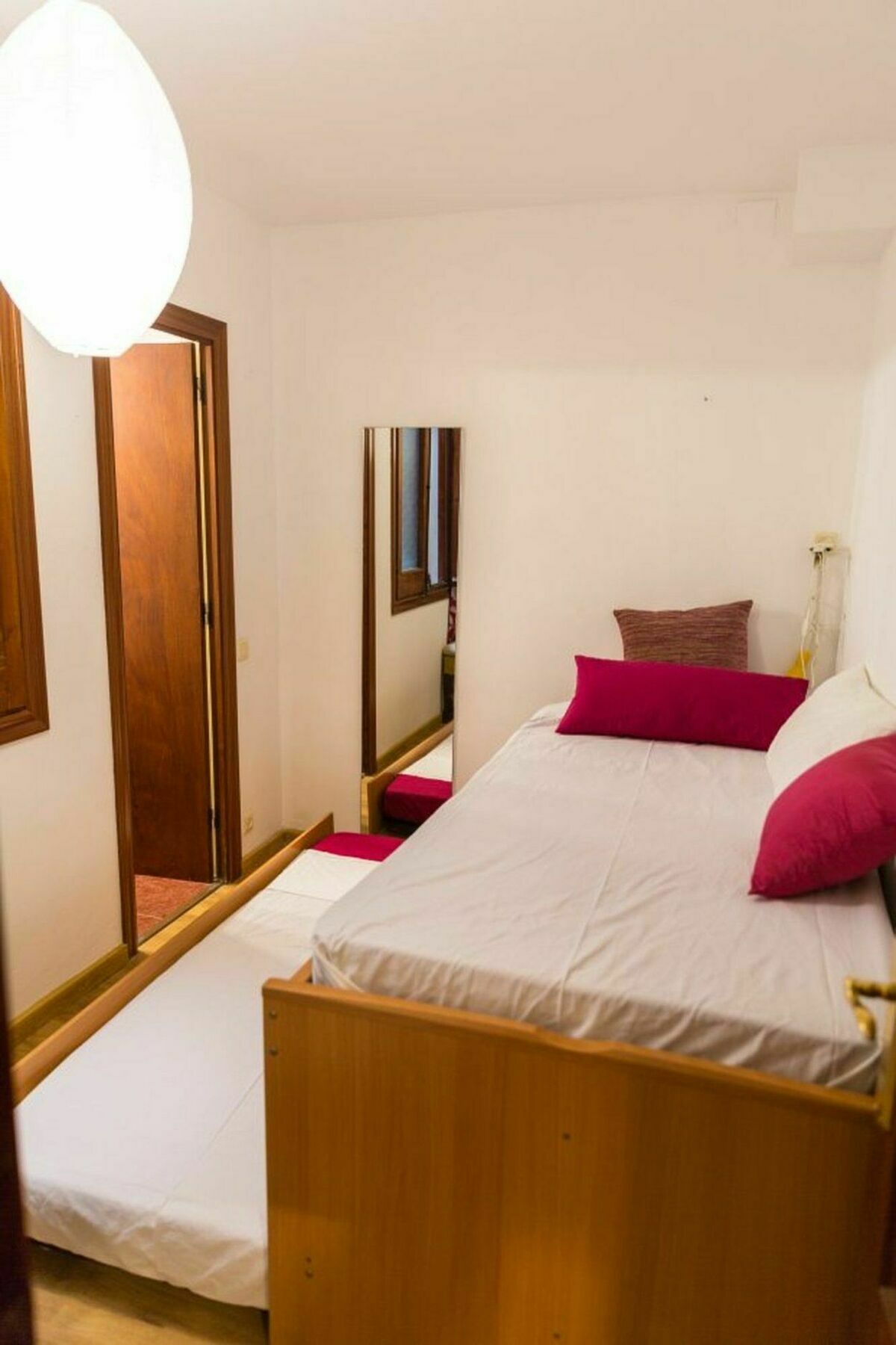 Apartment 3 Bedroom With Private Garden On Location Centre