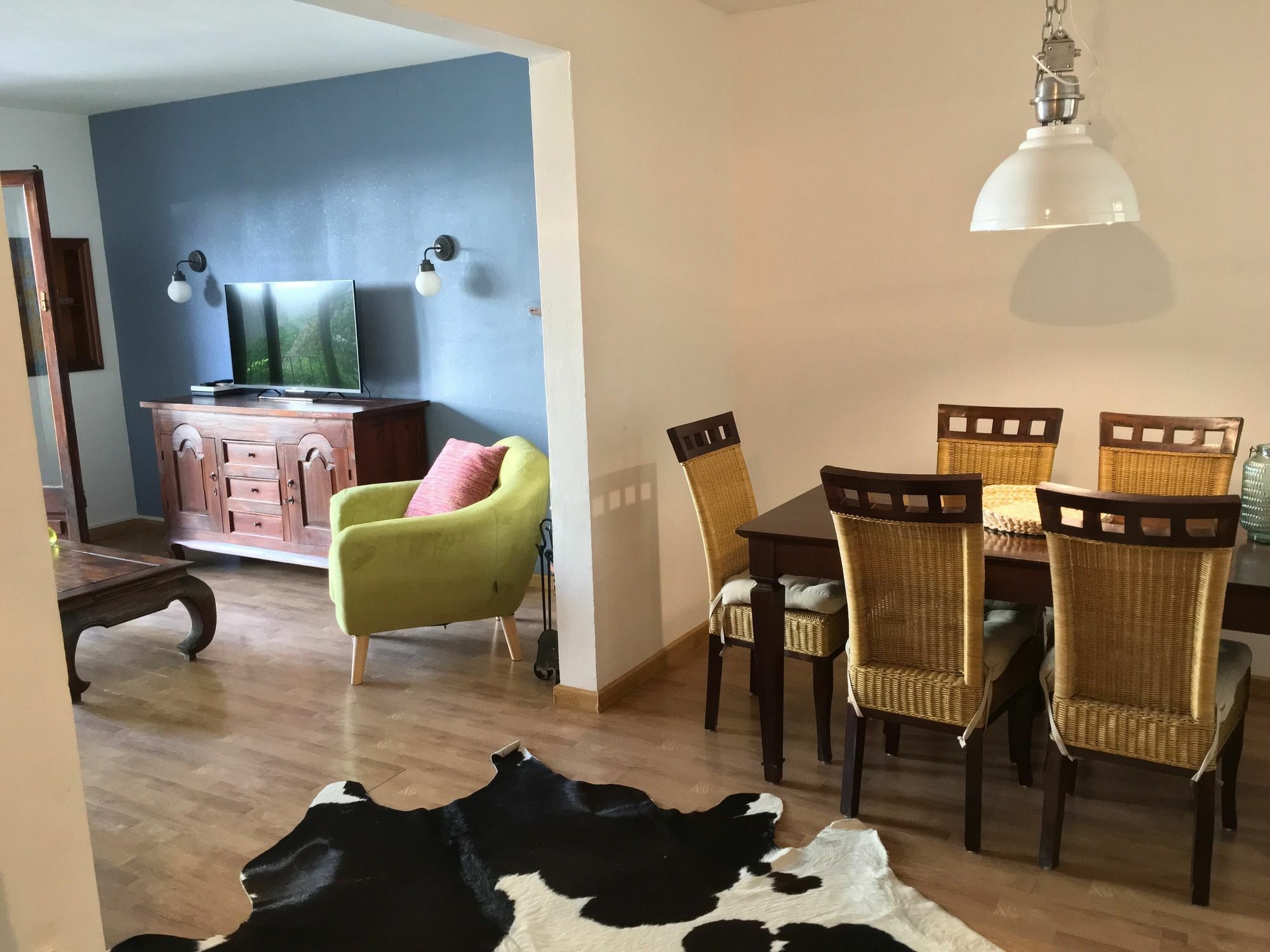3 Bedroom With Private Garden On Location Centre