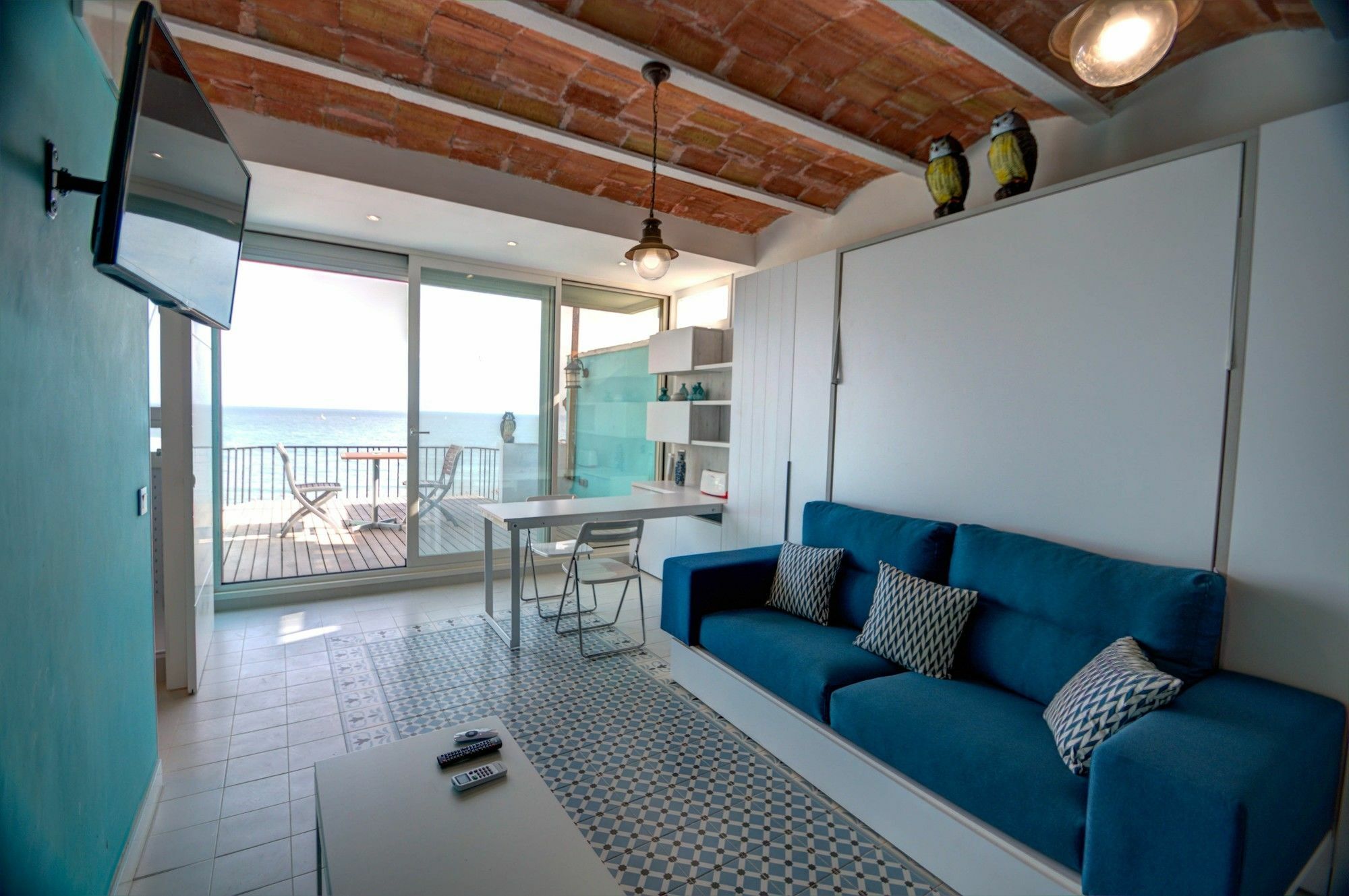Blue Sea Front By Hello Homes Appartement