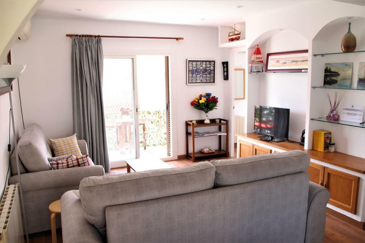 Con Licencia En * Sitges