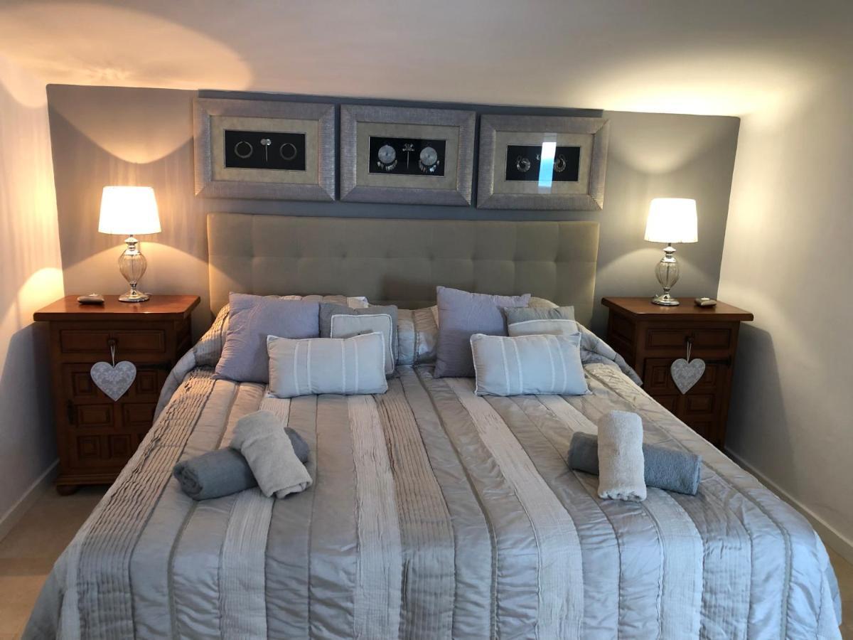 House With Amazing Views , Overlooking The Festival Town Of Holiday home *