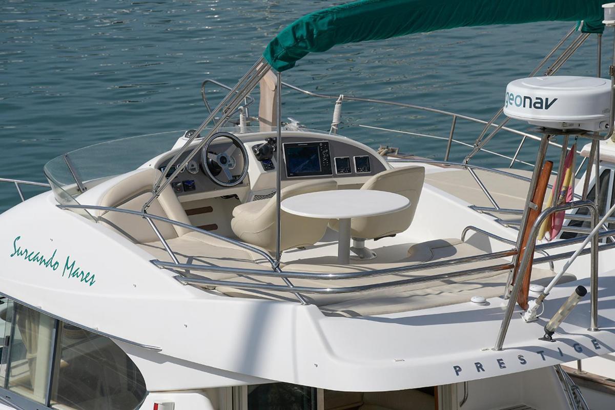 Botel Yate 32 Pies Jeanneau