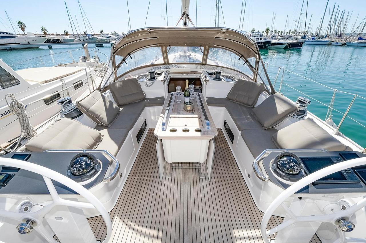 Bavaria 56 / Velero Botel