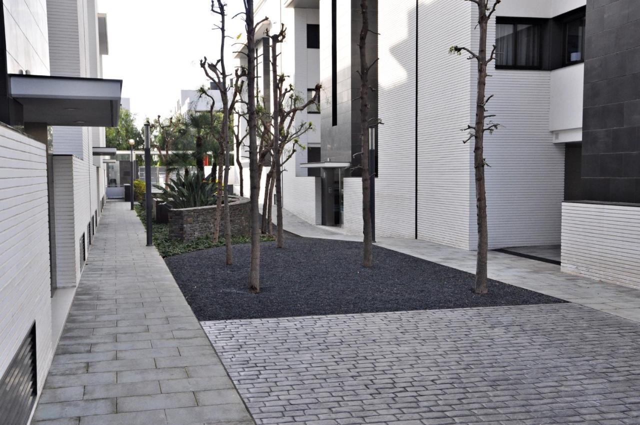 Port Apartment *