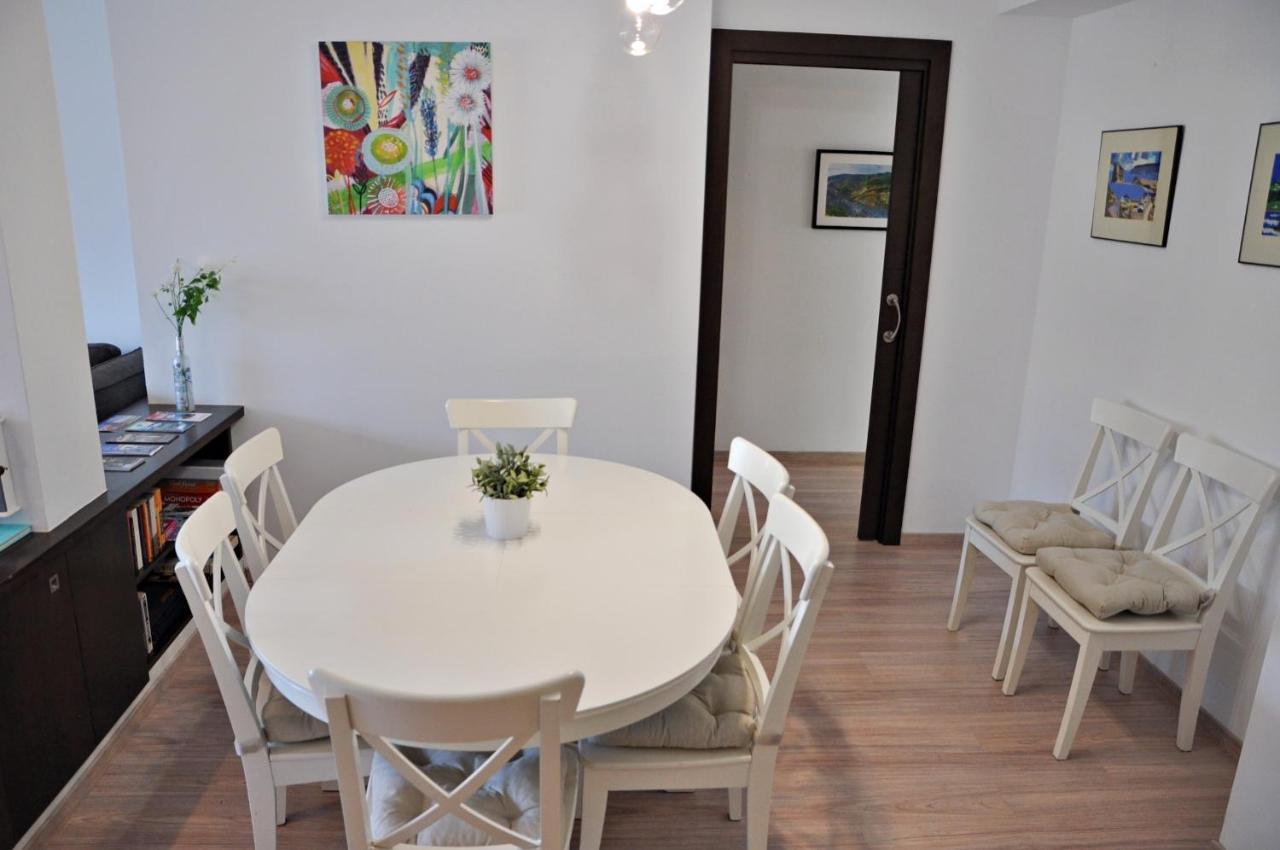 Apartment Port