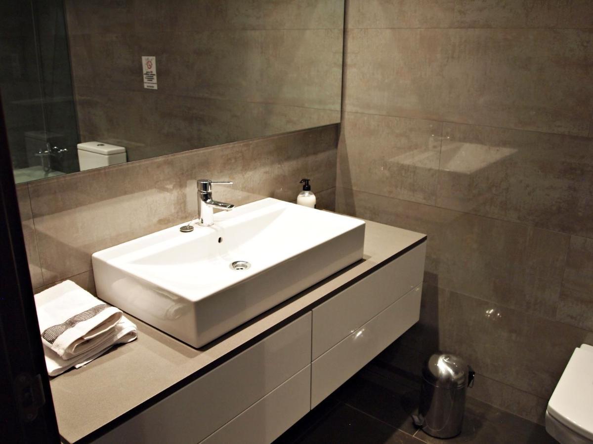 Port Apartment *