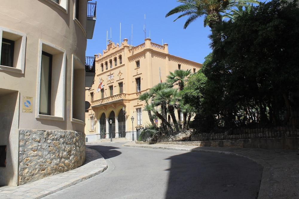 Hotel For Rent 3*