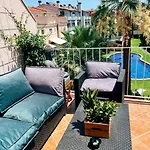 Cheerful Townhouse Center Sitges 5 Bedrooms Pool And Terrace