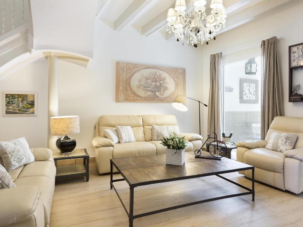 Spaces House-4 Bedrooms, 3 Bathrooms, Large Terrace, Jacuzzi, Center-beach Villa *