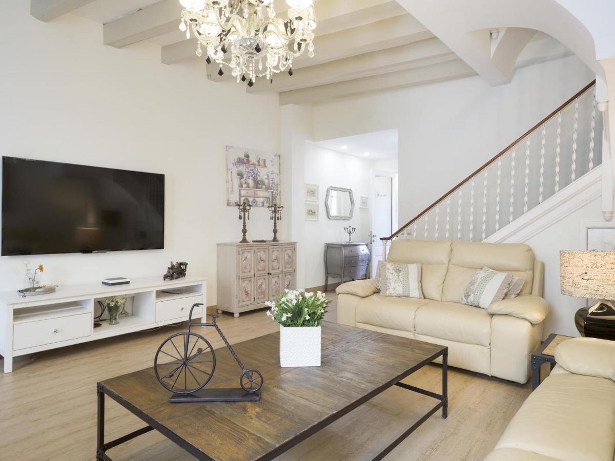 Villa Spaces House-4 Bedrooms, 3 Bathrooms, Large Terrace, Jacuzzi, Center-beach