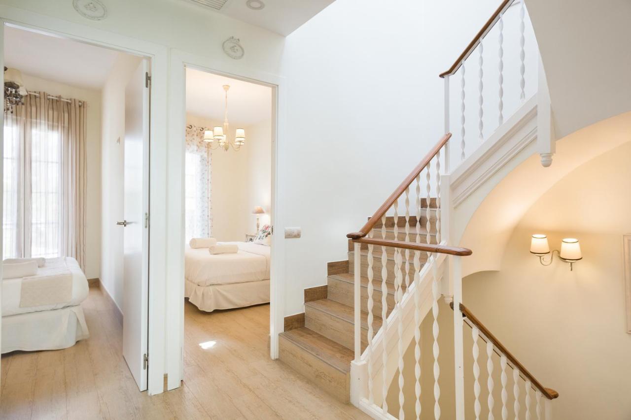 Spaces House-4 Bedrooms, 3 Bathrooms, Large Terrace, Jacuzzi, Center-beach *
