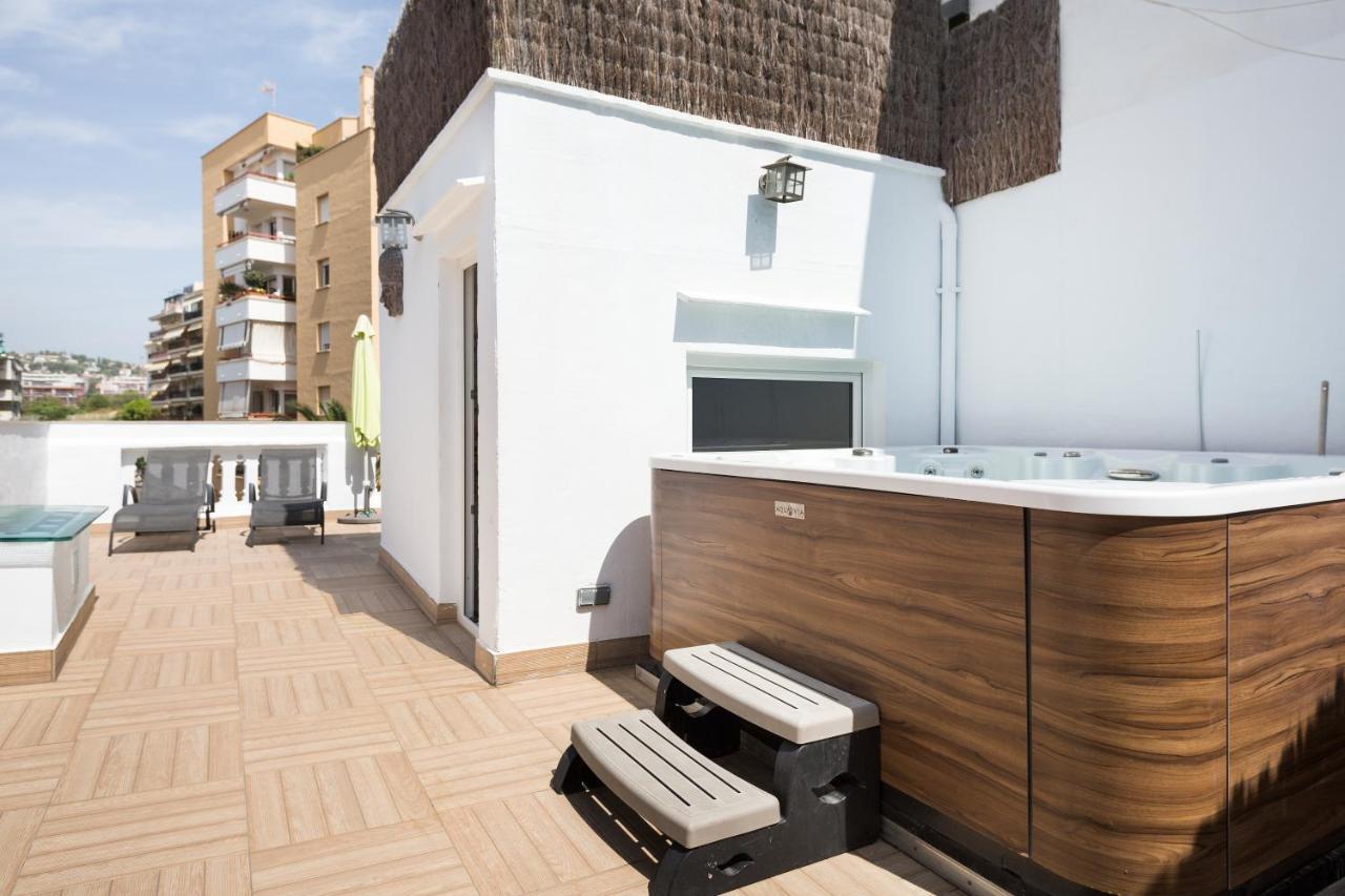 Spaces House-4 Bedrooms, 3 Bathrooms, Large Terrace, Jacuzzi, Center-beach *