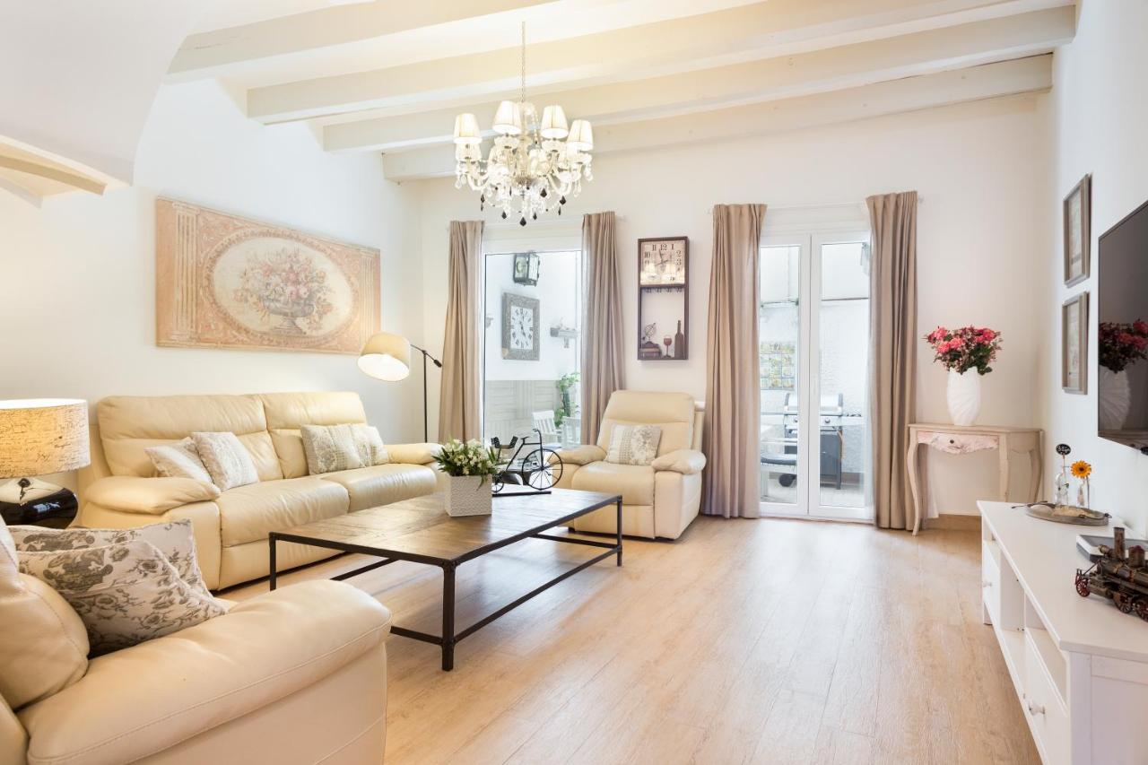 Spaces House-4 Bedrooms, 3 Bathrooms, Large Terrace, Jacuzzi, Center-beach Villa Sitges