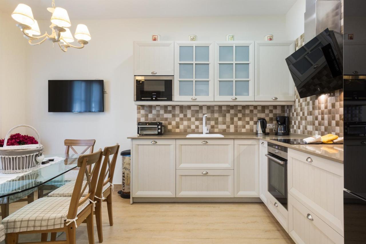Spaces House-4 Bedrooms, 3 Bathrooms, Large Terrace, Jacuzzi, Center-beach Villa *