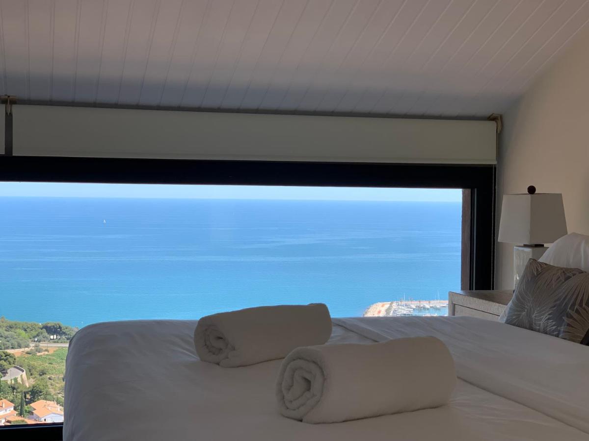 Spaces Sea View Villa- 6 Bedrooms, 5 Bathrooms, 2 Private Pools, Near Center Villa *