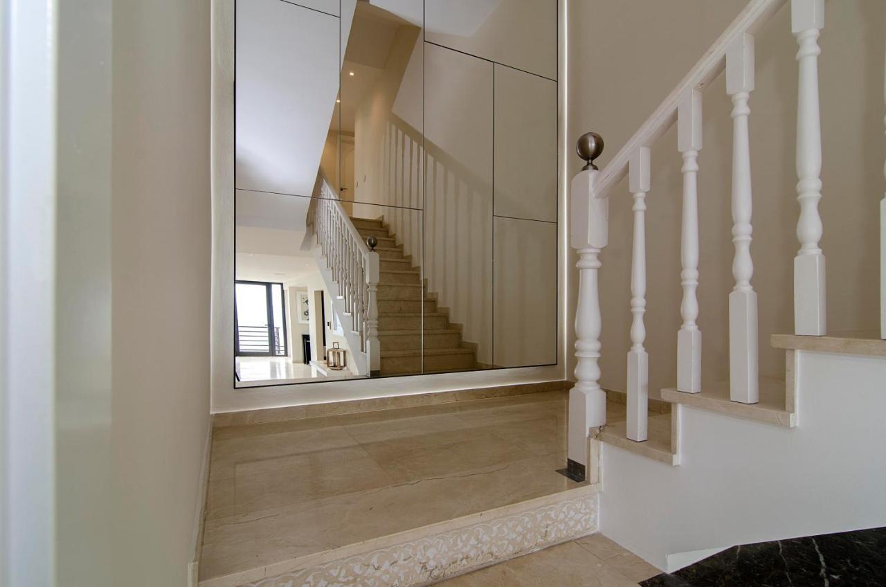 Villa Spaces Sea View Villa- 6 Bedrooms, 5 Bathrooms, 2 Private Pools, Near Center
