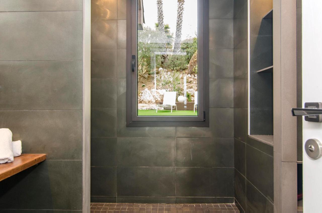 Villa Spaces Sea View Villa- 6 Bedrooms, 5 Bathrooms, 2 Private Pools, Near Center Sitges