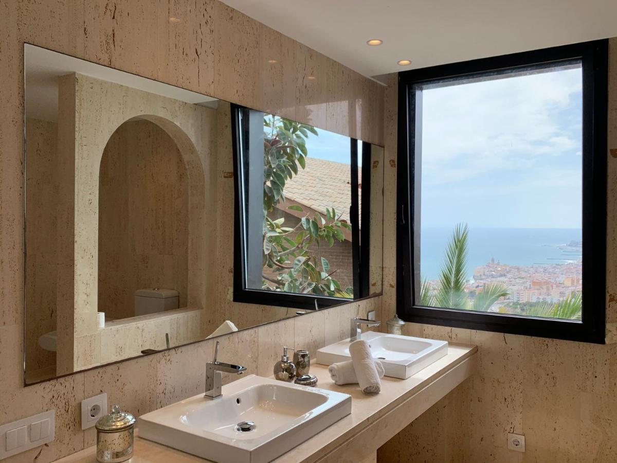 Spaces Sea View Villa- 6 Bedrooms, 5 Bathrooms, 2 Private Pools, Near Center Sitges