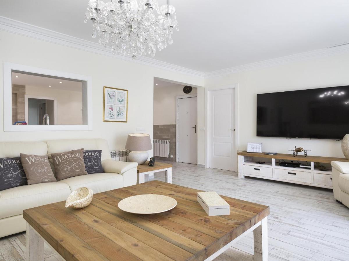 Spaces: Mediterranean Beachfront With Spacious Terrace Apartment Sitges