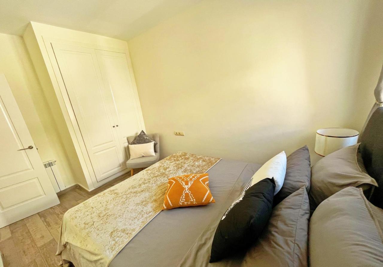 Holiday home Cheerful Townhouse Center 5 Bedrooms Pool And Terrace