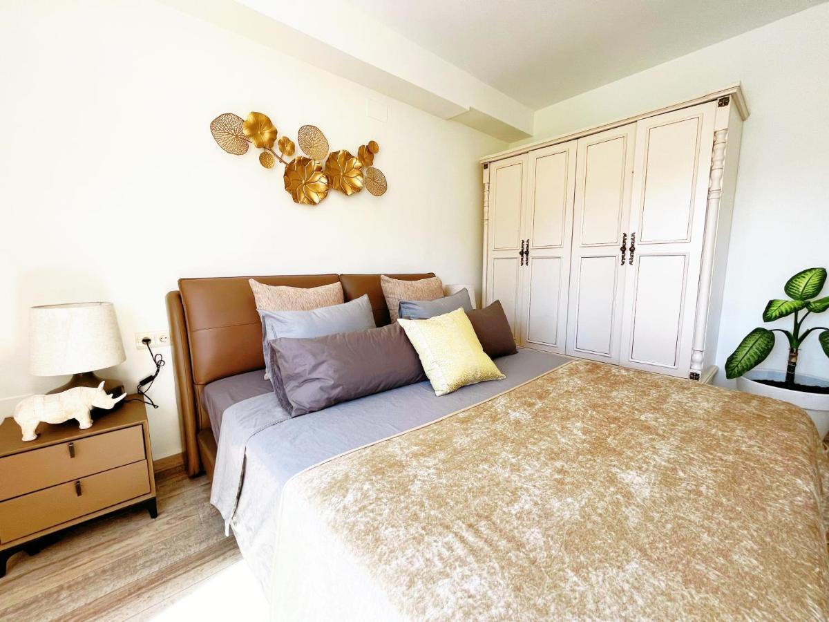 Cheerful Townhouse Center 5 Bedrooms Pool And Terrace Holiday home