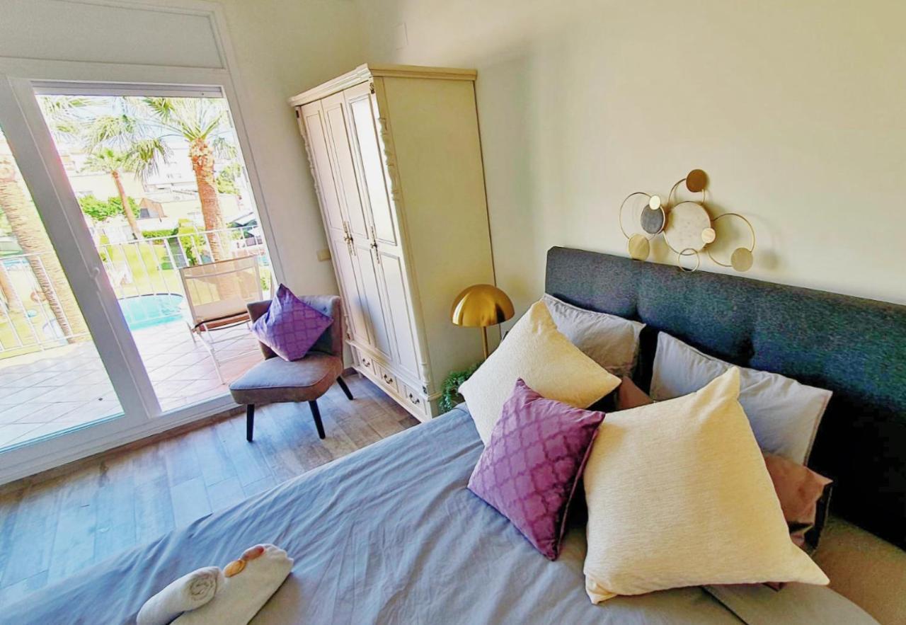 Holiday home Cheerful Townhouse Center 5 Bedrooms Pool And Terrace *