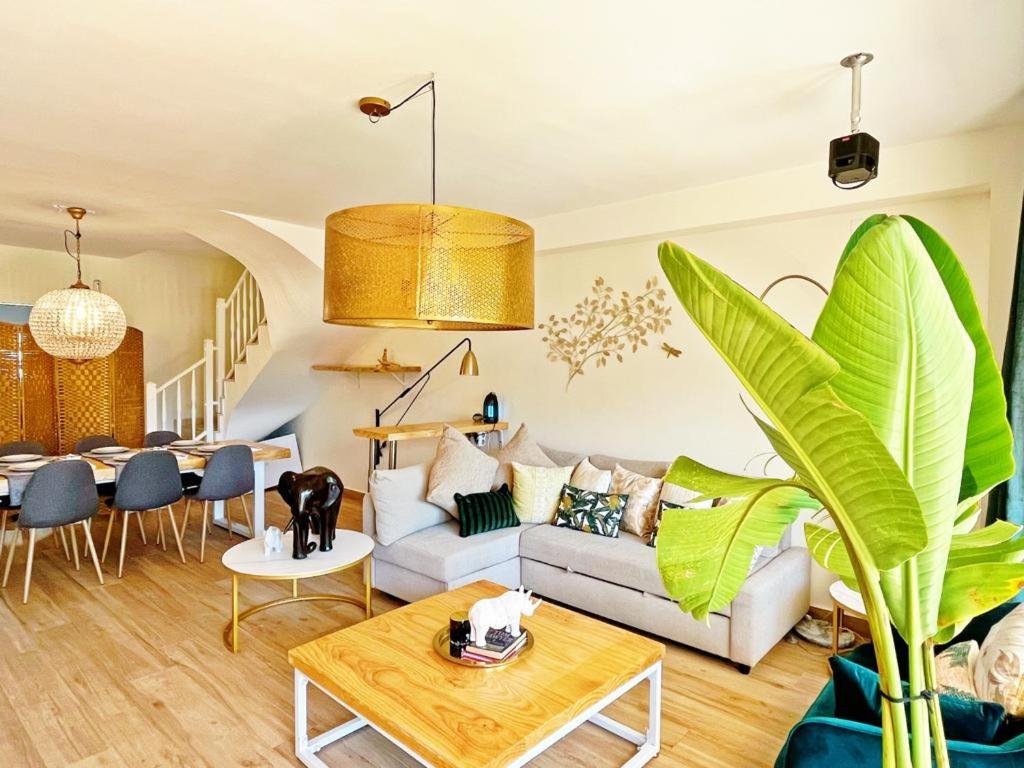 Cheerful Townhouse Center 5 Bedrooms Pool And Terrace *