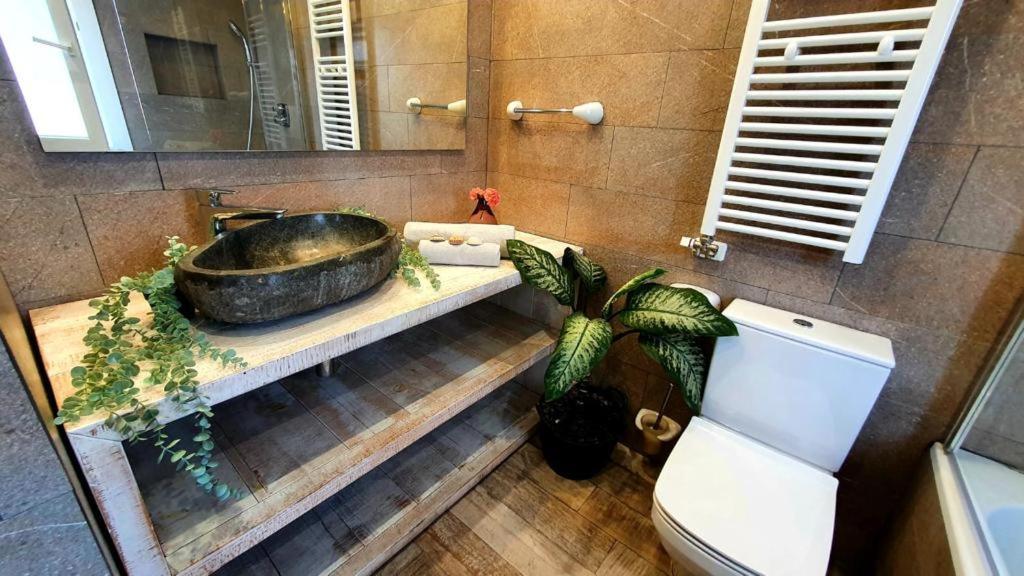 Cheerful Townhouse Center 5 Bedrooms Pool And Terrace